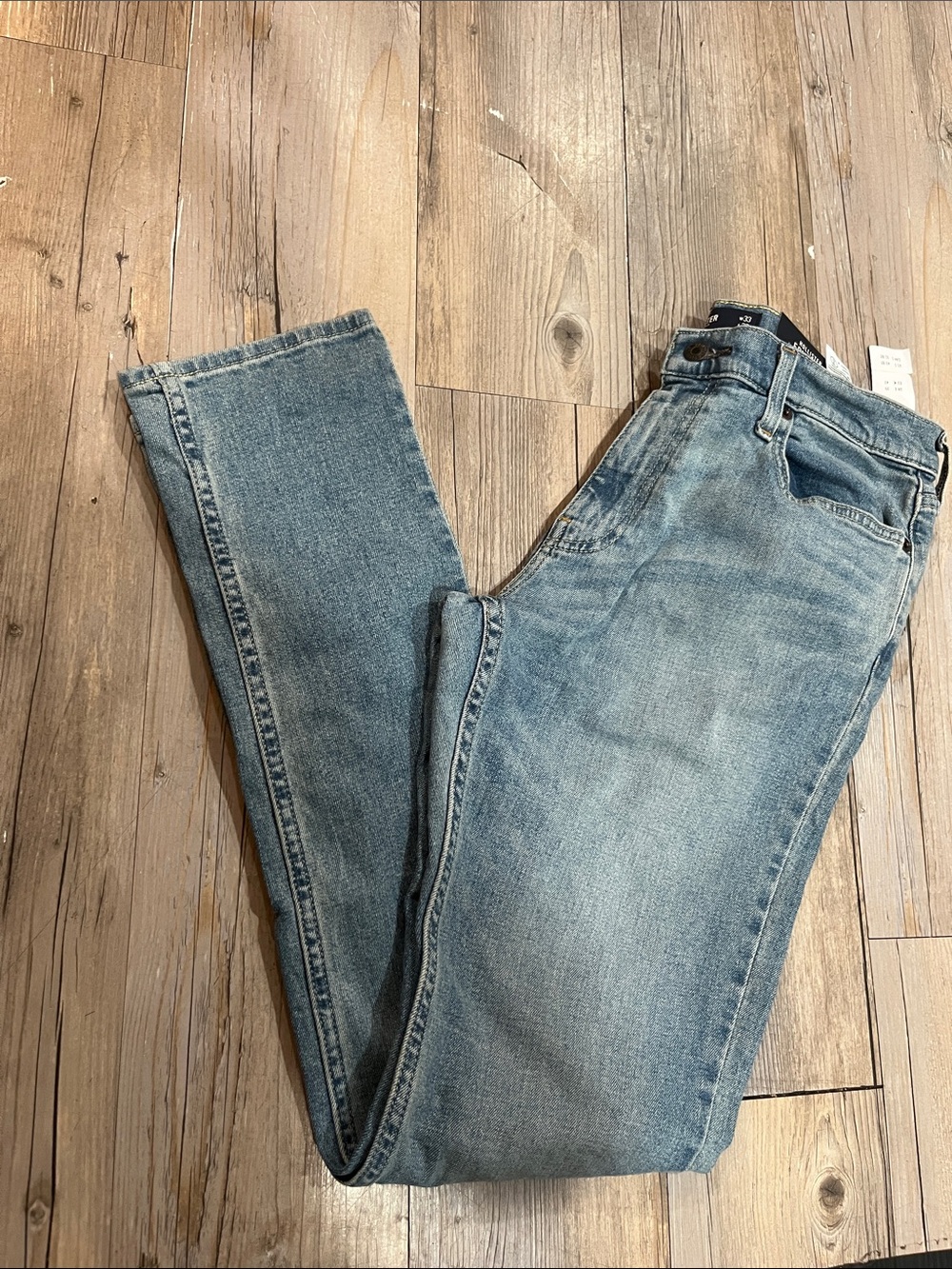 Hollister Men’s Light Blue Epic Flex Skinny Jeans - Picture 4 of 6